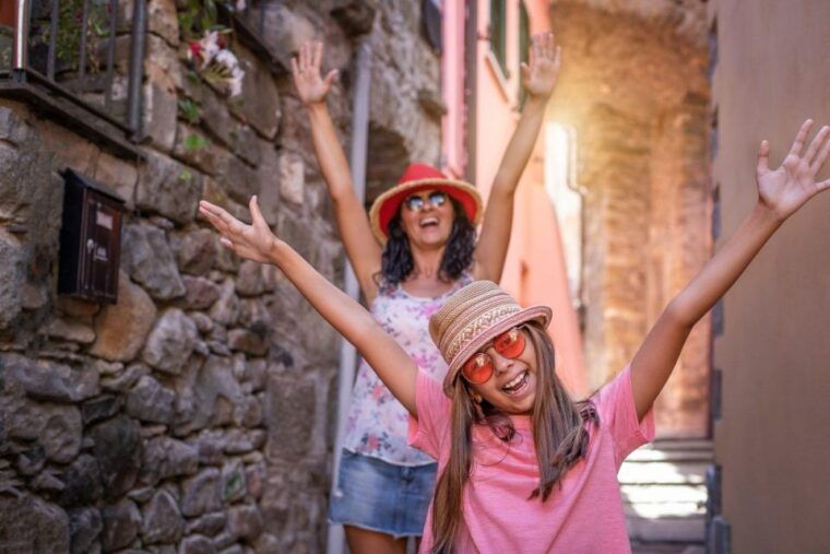 nature-and-heritage-of-cinque-terre-family-walking-tour