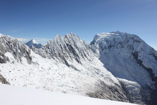 nevado-vallunaraju-multi-day-shared-tour