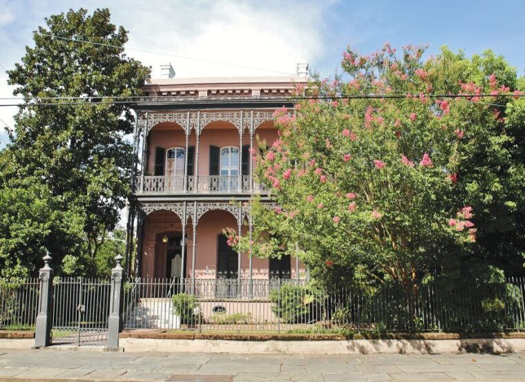 new-orleans-2-hour-homes-of-the-rich-famous-walking-tour