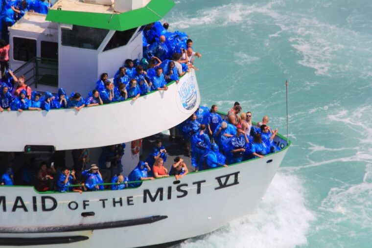 niagara-falls-guided-falls-tour-with-dinner-and-fireworks
