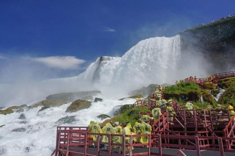 niagara-falls-usa-and-canada-tour-with-boat-cruise-lunch