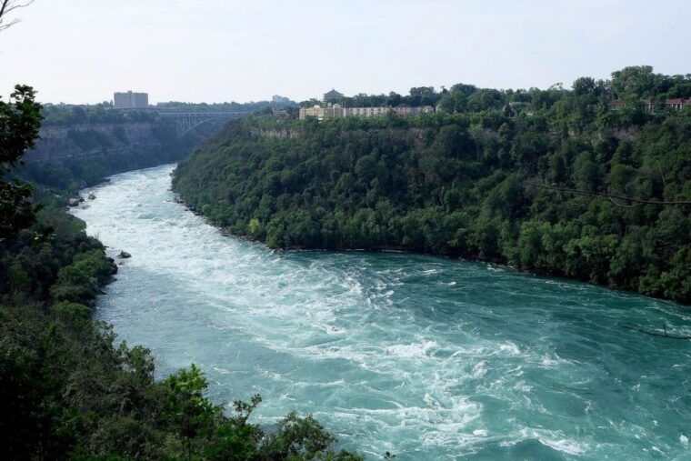 niagara-falls-usa-day-night-small-group-tour-with-dinner