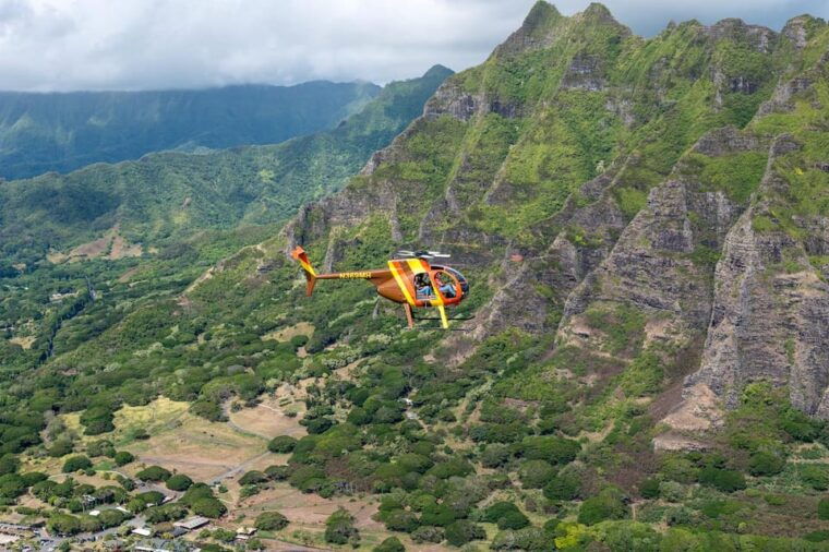 oahu-magnum-p-i-doors-off-helicopter-tour
