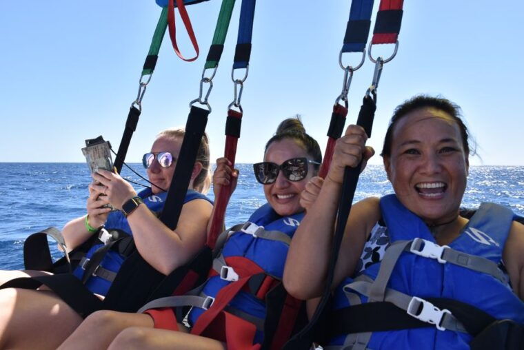 oahu-waikiki-parasailing-2