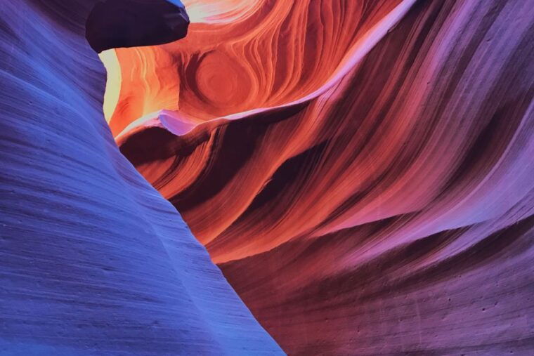 page-lower-antelope-canyon-entry-and-navajo-guided-tour
