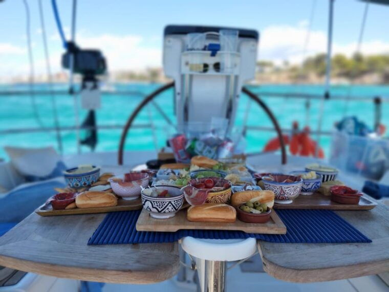 palma-bay-sailing-boat-trip-w-water-toys-snacks-drinks