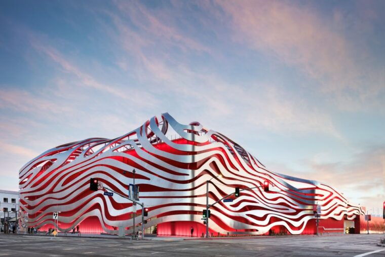 petersen-automotive-museum-private-highlights-tour