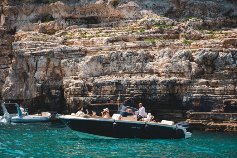 polignano-a-mare-private-cruise-with-champagne