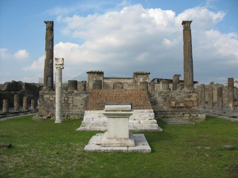 pompeii-group-tour-with-guide