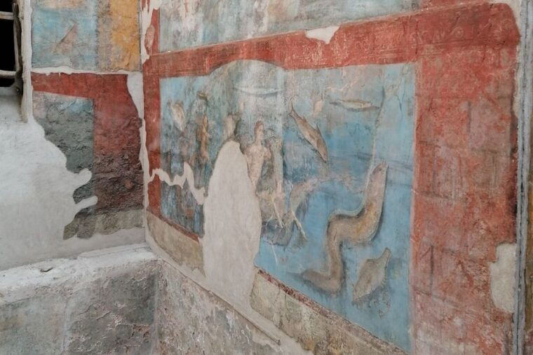 pompeii-guided-tour-with-archaeologist-with-max-12-people