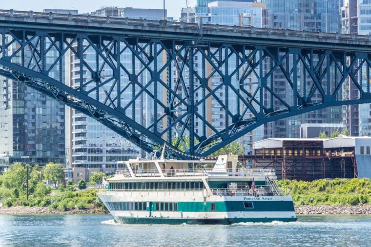 portland-2-hour-lunch-cruise-on-the-willamette-river