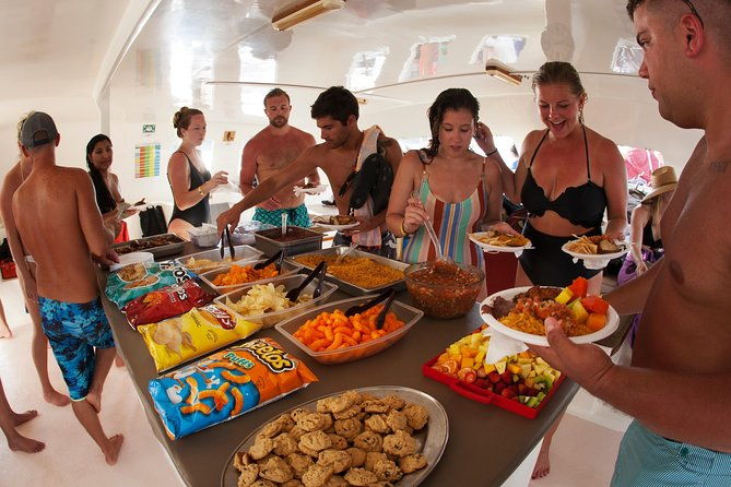 private-catamaran-sailing-tour