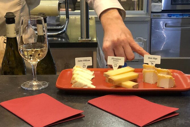 private-gourmet-walking-tour-of-lyon-and-les-halles-paul-bocuse