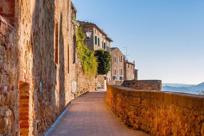 private-montalcino-and-pienza-tour-from-siena