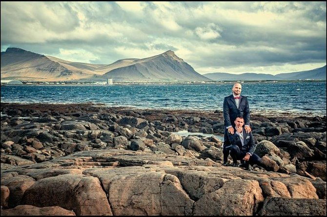 private-photo-session-with-a-local-photographer-in-reykjavik