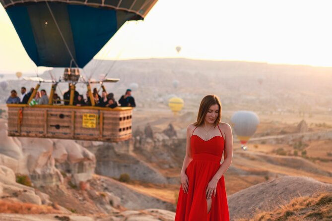 private-photo-shoot-with-flying-dress-in-cappadocia