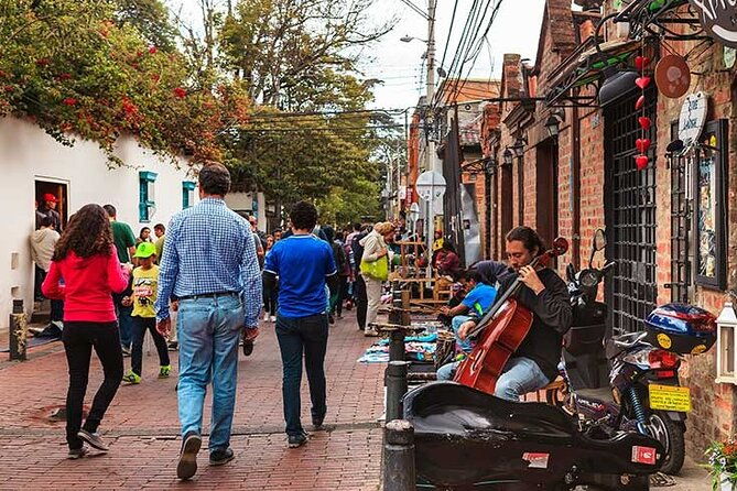 private-street-food-tour-in-candelaria-bogota