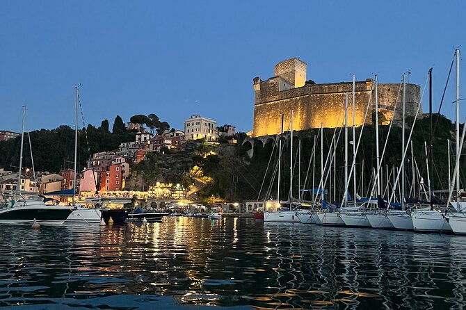 private-sunset-aperitif-on-a-boat-in-the-gulf-of-poets