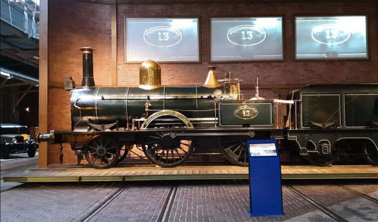 private-tour-from-amsterdam-de-haar-castle-railway-museum