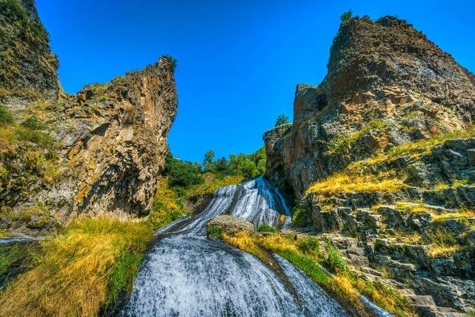 private-tour-jermuk-waterfall-tatev-monastery-and-tatev-ropeway