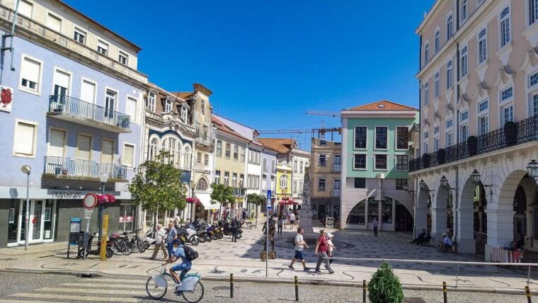 private-tour-to-aveiro-and-costa-nova-unique-striped-houses