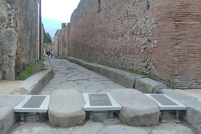 private-tour-to-pompeii-wheelchair-friendly-with-archaeologist