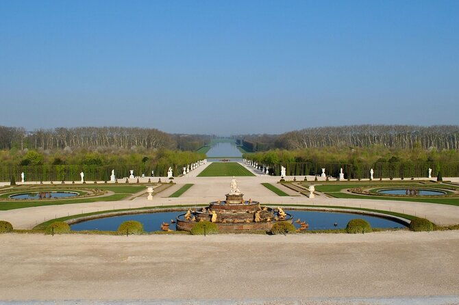 private-transfer-versailles-to-paris-airport-cdg-by-luxury-van