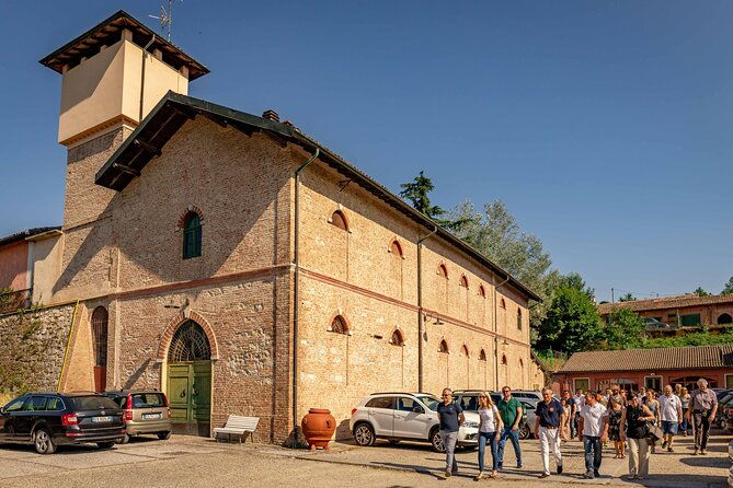 private-visit-to-vineyards-and-cellars-with-tasting-in-pavia