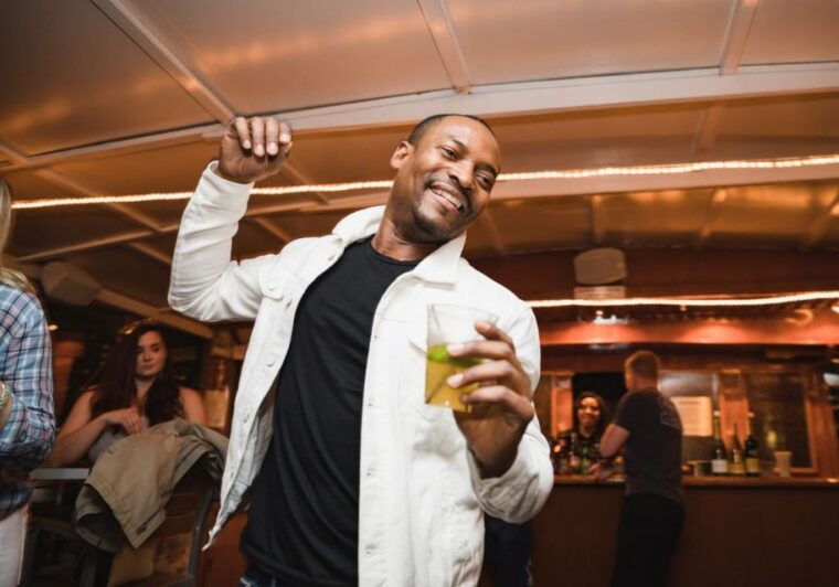 sacramento-new-years-eve-rock-the-yacht-cruise-2
