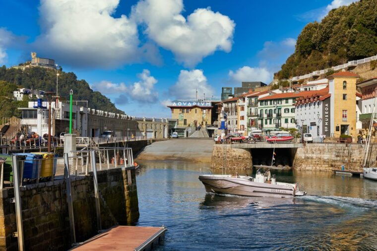 san-sebastian-2-bays-evening-or-sunset-boat-tour-with-cava