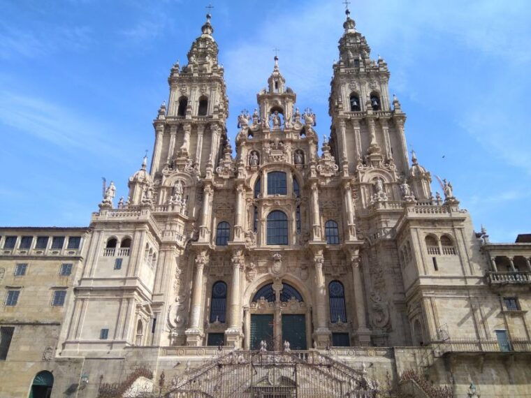 santiago-de-compostela-valenca-private-tour-from-porto