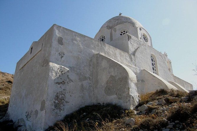 santorini-shore-excursion-private-tour-of-oia-and-fira-including-museum-of-prehistoric-thira-and-wine-tasting