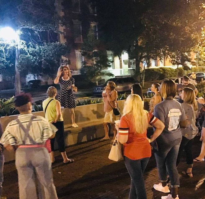 savannah-drag-queen-guided-pub-crawl-with-sing-a-longs