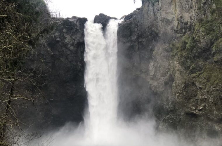 seattle-snoqualmie-falls-and-twin-falls-guided-tour