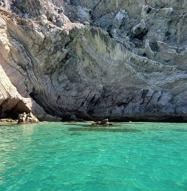 sesimbra-private-boat-tour-wild-beaches-secret-bays-caves