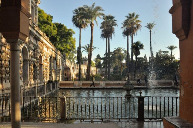 seville-alcazar-cathedral-skip-the-line-guided-tour