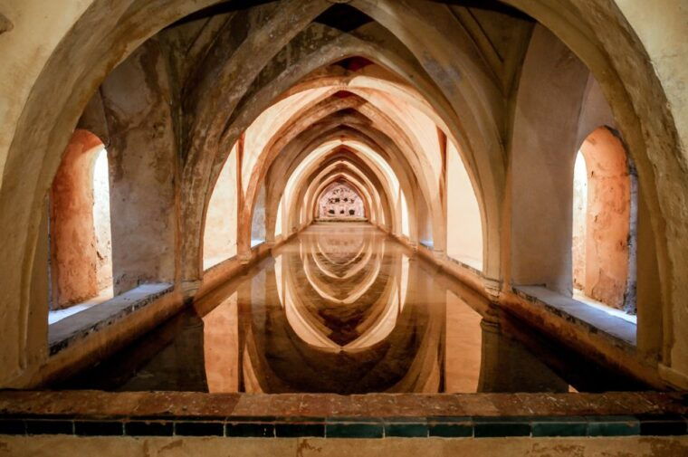 seville-cathedral-giralda-alcazar-entry-with-guided-tour