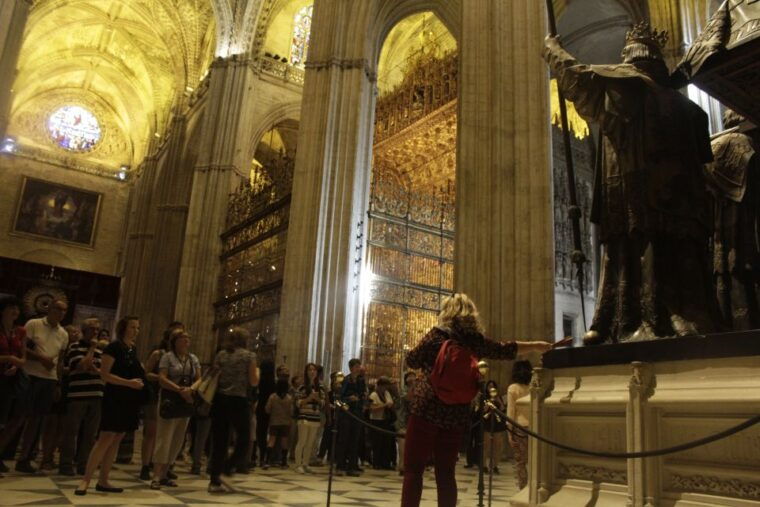 seville-royal-alcazar-cathedral-and-giralda-tower-tour