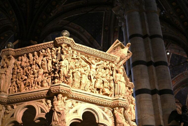siena-walking-tour-with-cathedral-and-crypt-museum-option