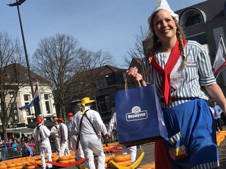small-group-alkmaar-cheese-market-and-city-tour-english