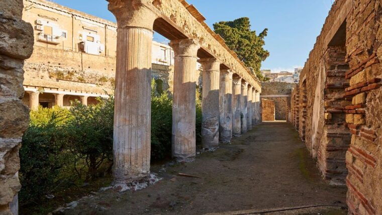 sorrento-pompeii-herculaneum-tour-with-skip-the-line