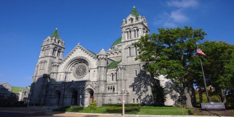 st-louis-arch-and-river-cruise-small-group-walking-tour-3