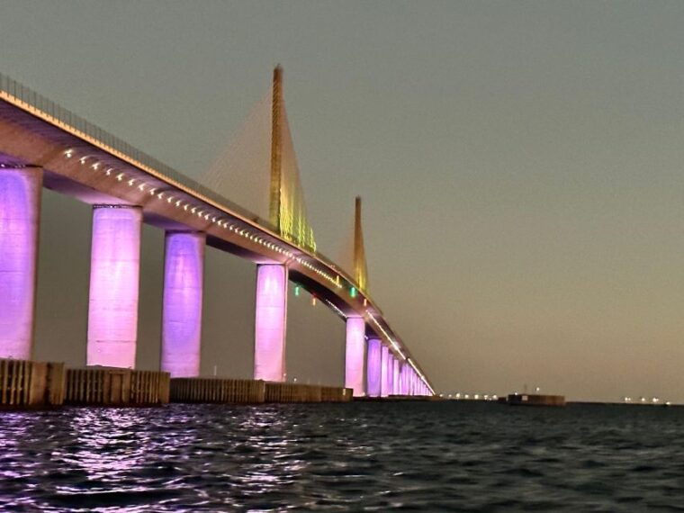 st-petersburg-florida-sunset-and-skyway-lights-boat-tour