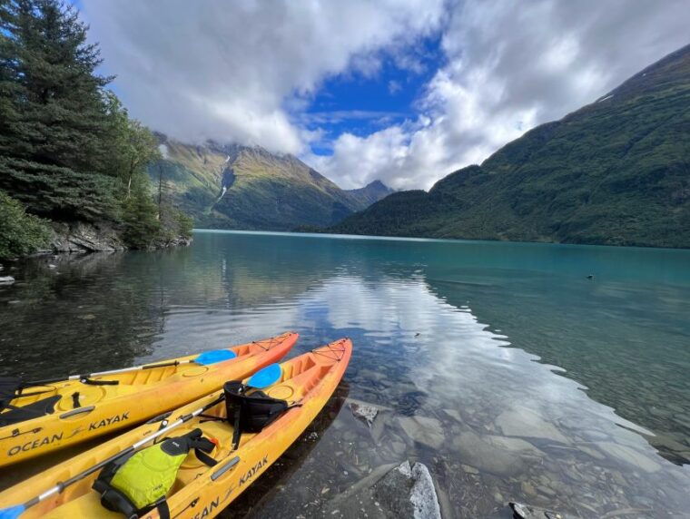 stunning-grant-lake-2-day-hike-kayak-yurt-stay-with-meals