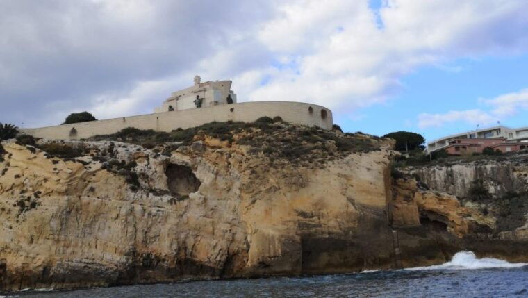 syracuseboat-tour-ortigiapillirina-and-seacaves
