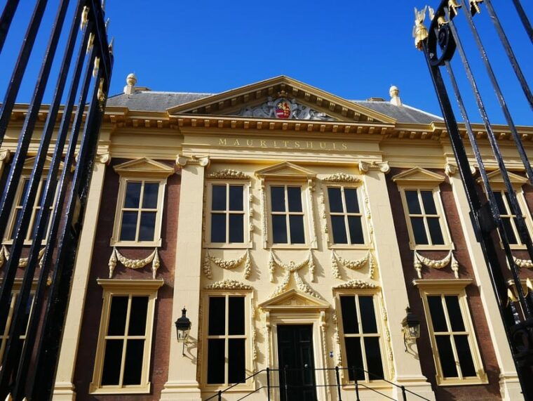 the-hague-delft-the-girl-with-the-pearl-earring