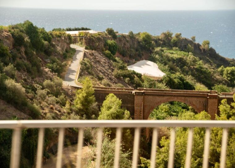 torremolinos-benalmadena-nerja-caves-tour-with-frigiliana