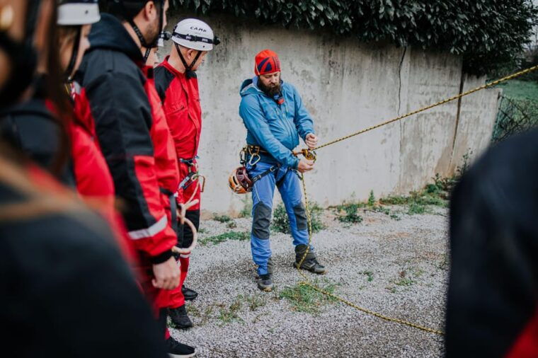 tour-the-underground-with-no-experience-required-abseil-tour