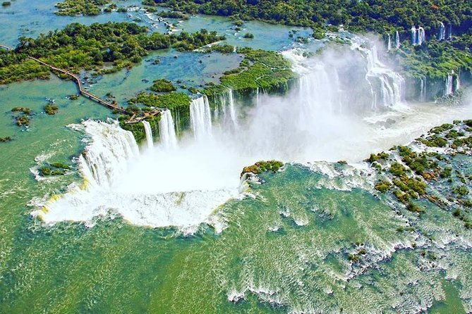 transfer-in-igu-iguassu-falls-brazilian-side-macuco-boat-safari