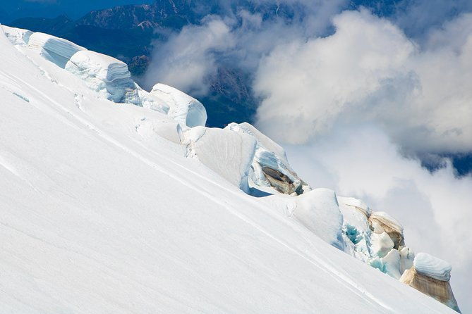 trekking-glacier-viewpoint-of-osorno-volcano